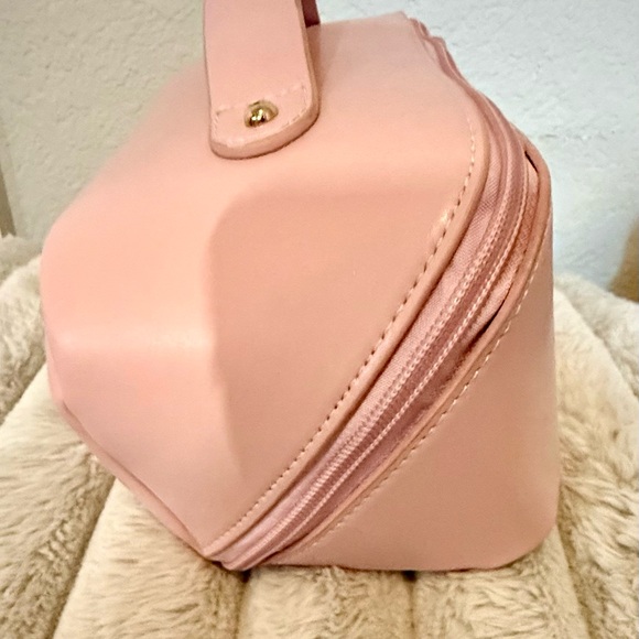 Blush pink makeup bag/organizer - Picture 2 of 5